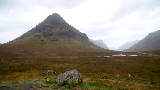 在苏格兰高地观看令人惊叹的山脉视频素材模板下载