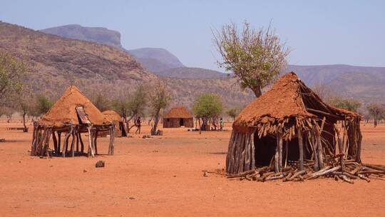 非洲辛巴族贫穷小村庄