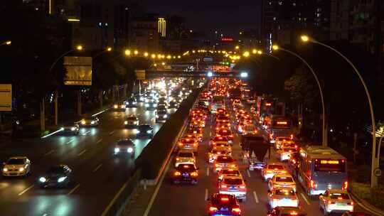 公路车辆夜景