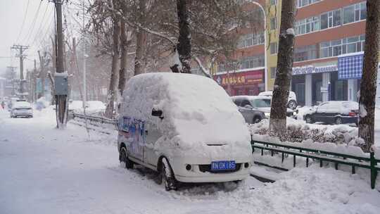 大雪覆盖城市