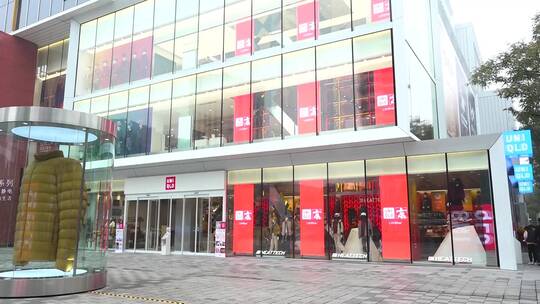 优衣库北京三里屯全球旗舰店空镜合集