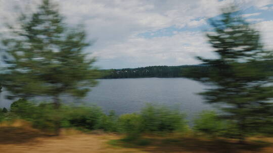 瑞典湖泊的风景