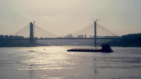 长江轮船桥梁黄昏