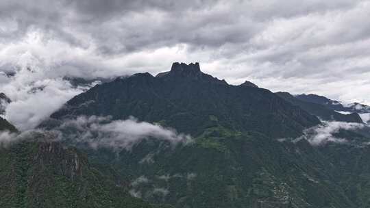 怒江畔大山延时风光