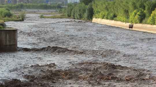 实拍暴雨后洪水 山洪  泥石流