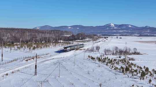 森林原野旅客列车