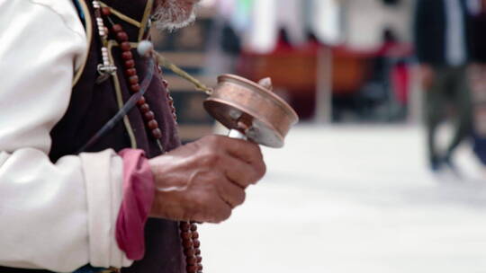 西藏拉萨八廓街大昭寺藏族人文游客