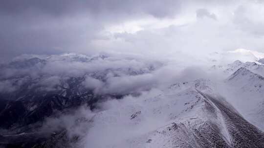 青海祁连山达坂山雪山航拍