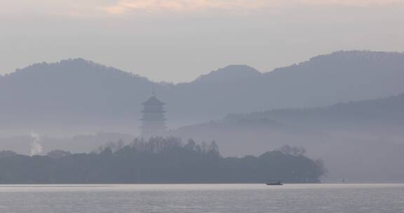 杭州西湖清晨雷峰塔山色空蒙唯美空镜