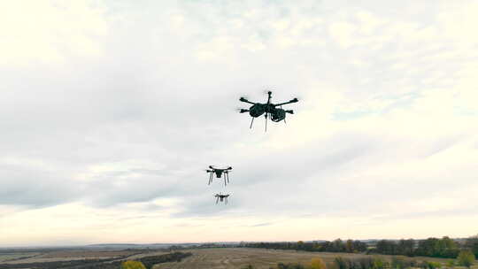 无人机在天空中飞行视频素材模板下载