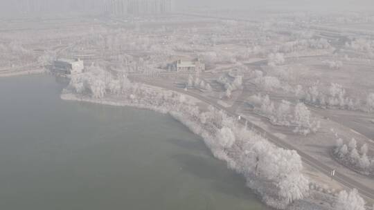 中国北方冬季雾凇冰雪冬至大寒唯美户外航拍