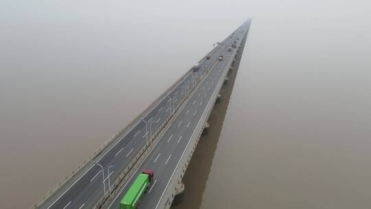 上海东海大桥车辆车流4K航拍