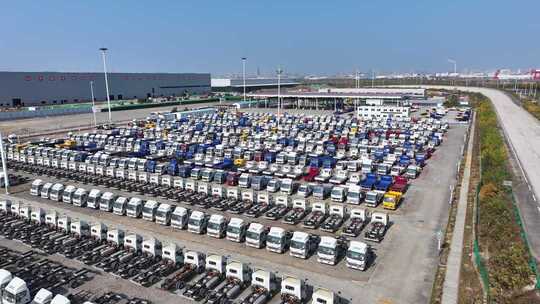 合肥江淮汽车工厂停车场