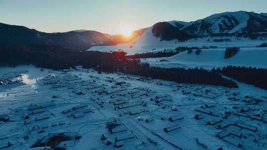 新疆阿勒泰禾木喀纳斯雪景日出日落蓝调视频素材模板下载