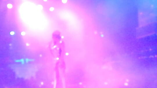 迪吧现场人群蹦迪