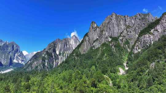 航拍四川甘孜磨西镇燕子沟高山峡谷风光