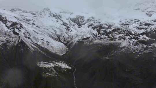 航拍四川贡嘎山区贡巴峰雪山风光