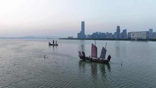 【4K】江苏苏州太湖新城帆船与城市建筑全景