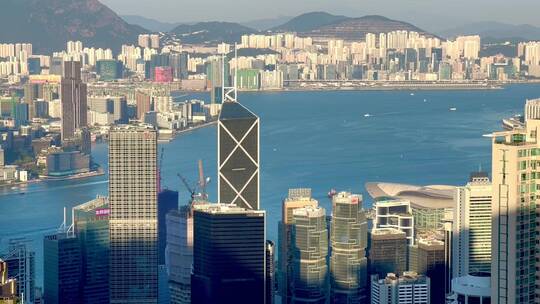 香港太平山顶远眺城市高楼维多利亚港
