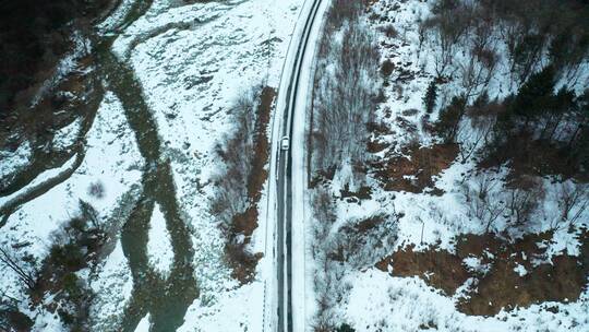 阿坝旅游自然风光雪山峡谷航拍跟车