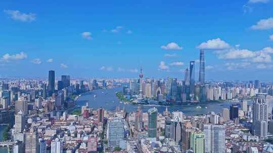 4k实时航拍上海外滩陆家嘴蓝天白云