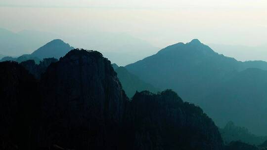 黄山的水墨剪影视频素材模板下载