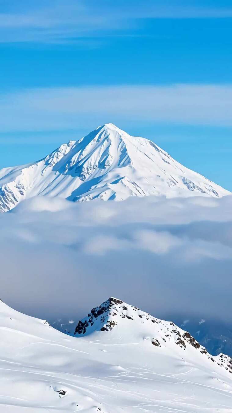 雪山自然风景全景