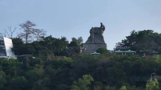 海南三亚鹿回头雕塑视频素材模板下载