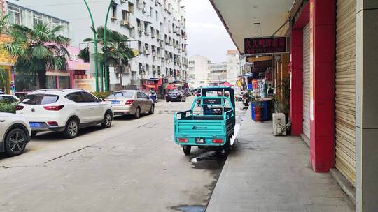 疫情解封街道街头商店步行街马路交通