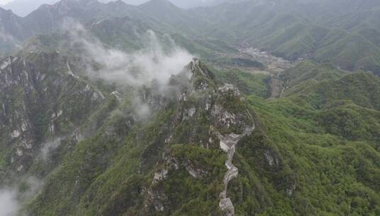 北京箭扣长城夏季云海风光