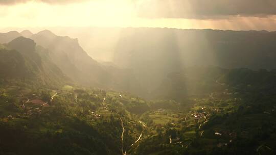 4k航拍山村晚霞