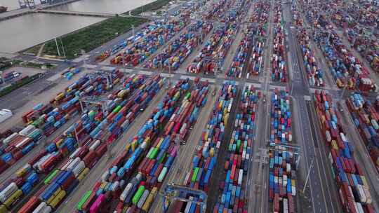 航拍上海集装箱外高桥码头进出口贸易港口