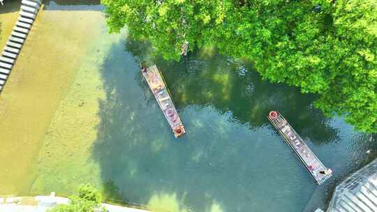 航拍湖北旅游咸宁刘家桥景区石桥游船景观