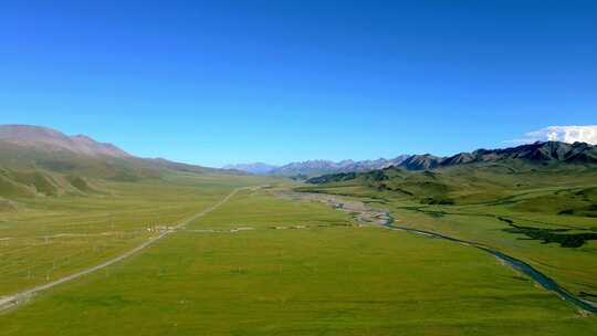 高源山谷牧场山脉河流草甸大景航拍