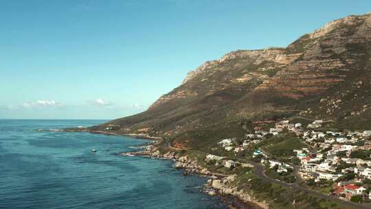 海岸边海洋海浪波涛汹涌