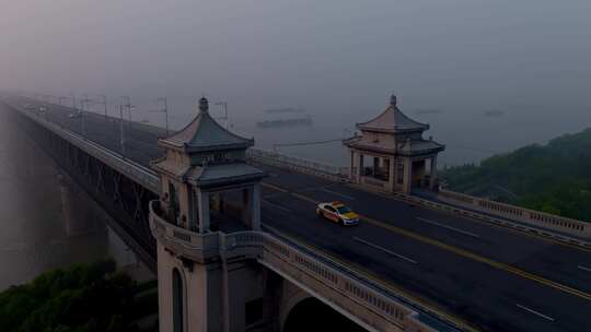 航拍横刷武汉长江大桥