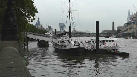 伦敦城市-船舶和桥梁