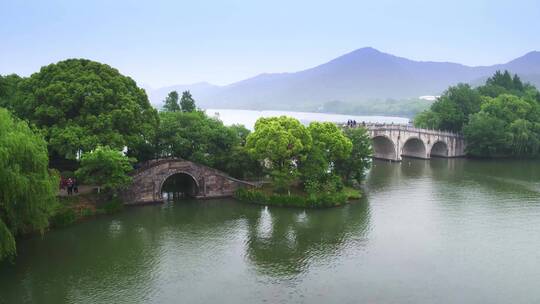 航拍杭州跨湖桥遗址、湖泊、古桥