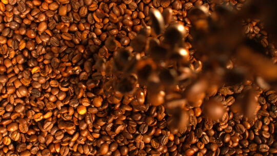 咖啡豆掉落的慢动作