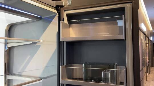 海尔三翼鸟品牌冰箱，卡萨帝家电