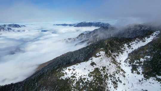 4K冬季山峰雪景云海壮丽河山航拍视频