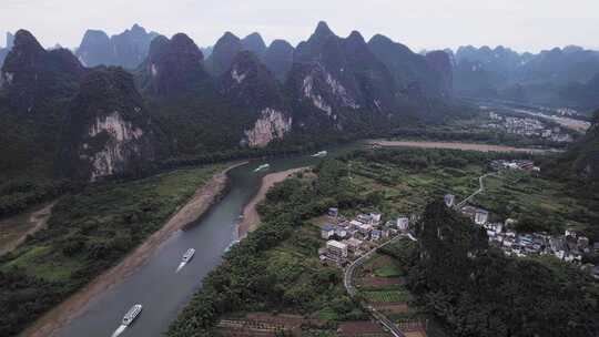 桂林山水烟雨漓江兴坪古镇航拍4K