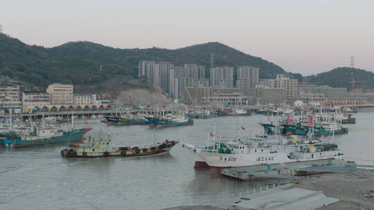 码头渔船出港出海