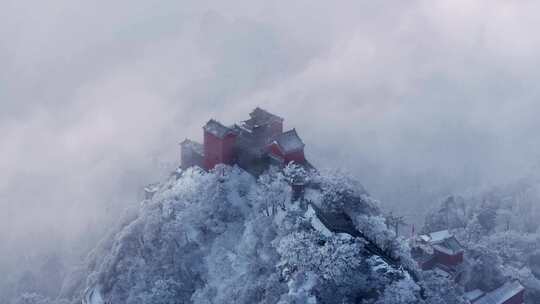 湖北武当山天柱峰金顶太和宫雪后云海航拍