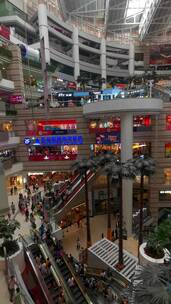 竖屏拍摄广州正佳广场人流城市商业综合体