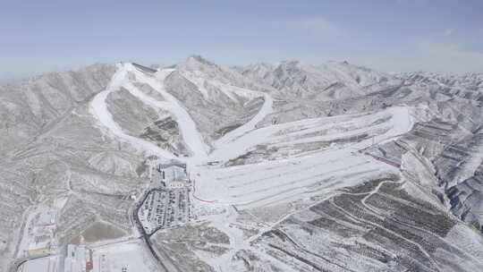 航拍内蒙古呼和浩特马鬃山滑雪场冬季雪景