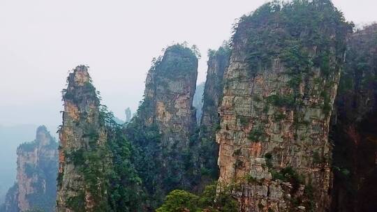 航拍张家界天子山秋天的风景