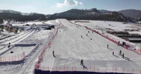 池西南山雪场航拍