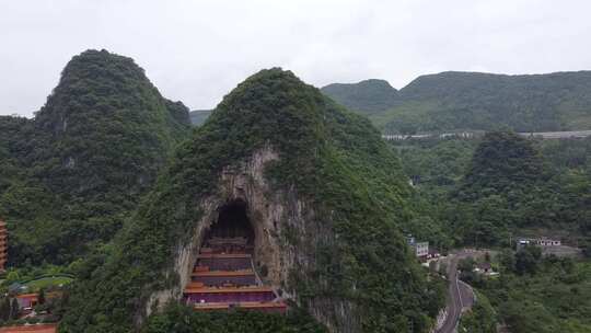 航拍贵州兴义万峰林大山里的寺庙风光视频素材模板下载