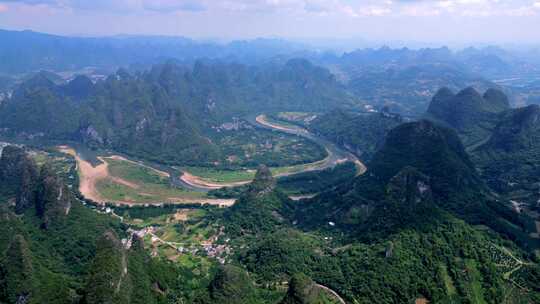 航拍广西桂林喀斯特地貌山川河流